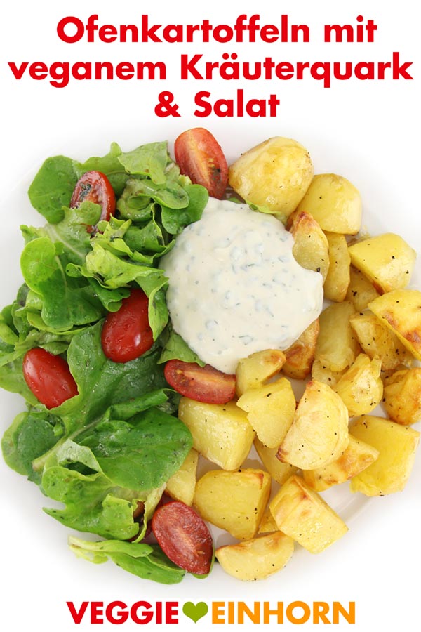Ofenkartoffeln mit veganem Kräuterquark und Salat