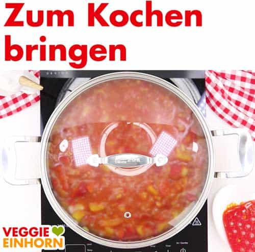 Vegane Paella in Pfanne mit Deckel