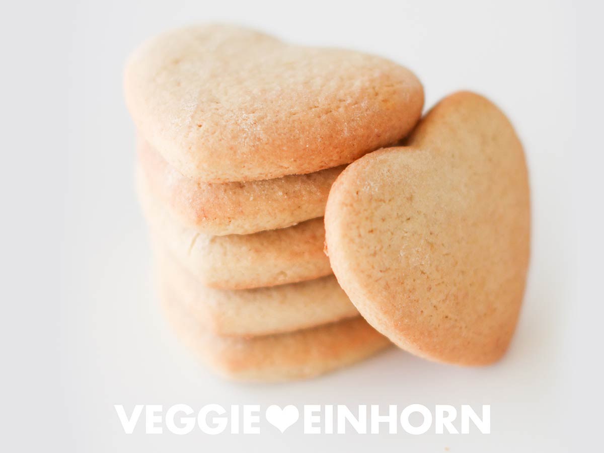Ein Stapel Plätzchen in Herzform