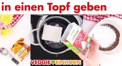 Vegane Sojasahne in einen Topf geben Vegane Sojasahne in einen Topf geben