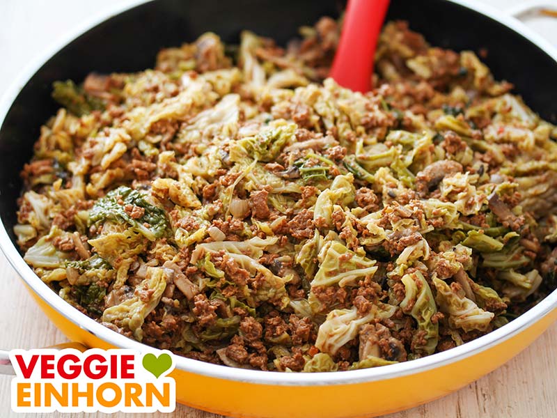 Wirsingpfanne mit veganem Hack Vegane Wirsing Hackfleisch Pfanne