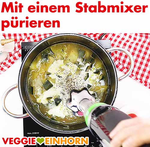 Mit einem Stabmixer pürieren Mit einem Stabmixer pürieren