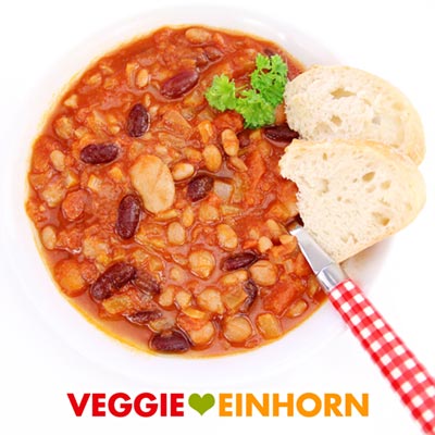 Schnell, einfach und lecker | Einfacher VEGANER BOHNENEINTOPF | Schnell gemacht mit Bohnen und Tomaten aus der Dose | REZEPT MIT VIDEO