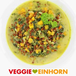 Veganer Eintopf mit Kürbis, Spinat und Linsen