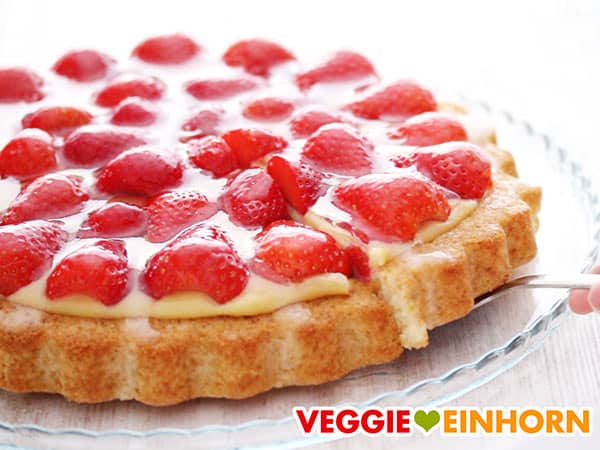 Veganer Erdbeerkuchen mit Vanillepudding Veganer Erdbeerkuchen mit Vanillepudding