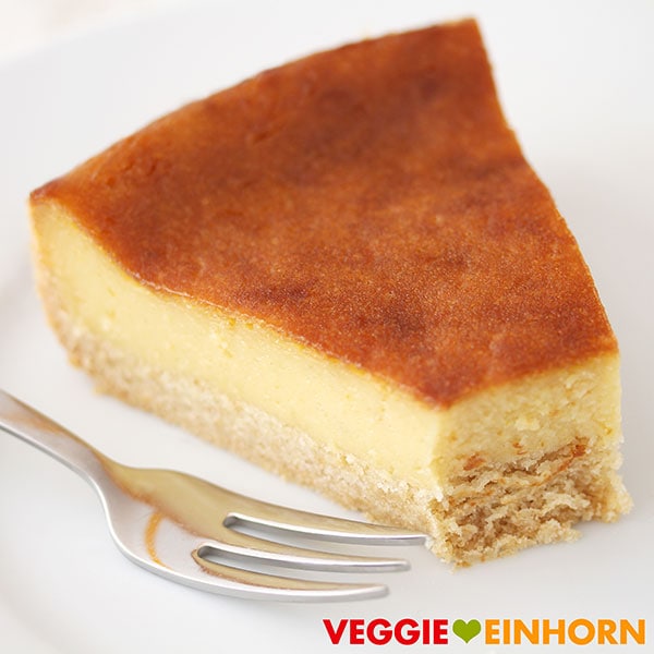 Nahaufnahme des besten veganen Käsekuchens Veganer Käsekuchen aus Alpro Skyr