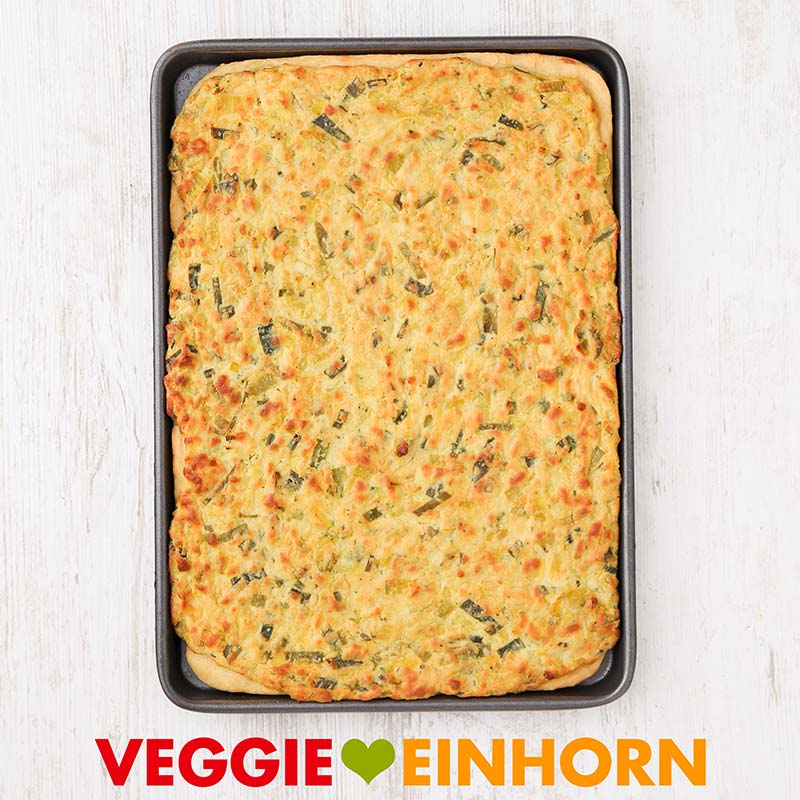 Veganer Lauchkuchen auf dem Backblech