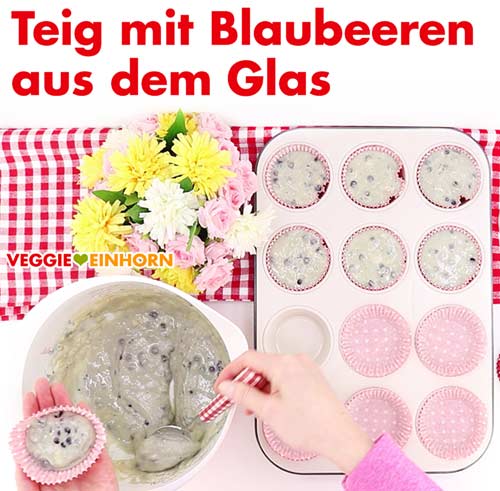 Veganer Muffinteig mit Heidelbeeren aus dem Glas