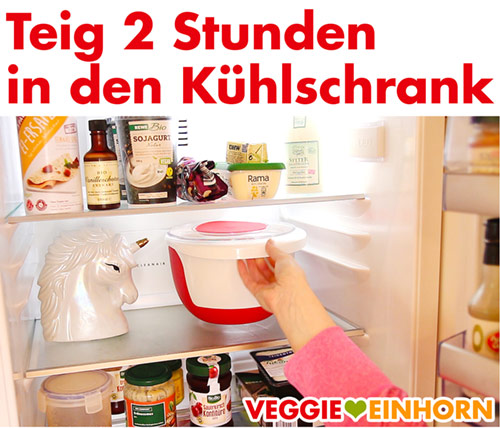 Veganer Plätzchenteig im Kühlschrank kalt stellen