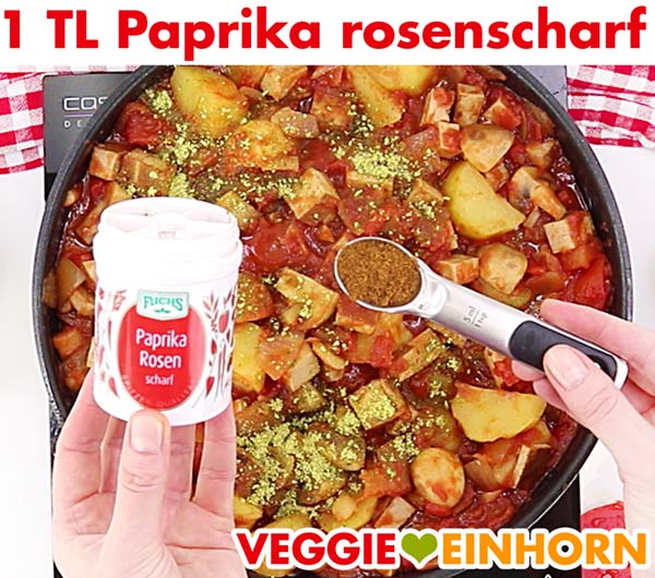 Tofu Gulasch würzen mit Paprika rosenscharf Tofu Gulasch würzen mit Paprika rosenscharf Pulver