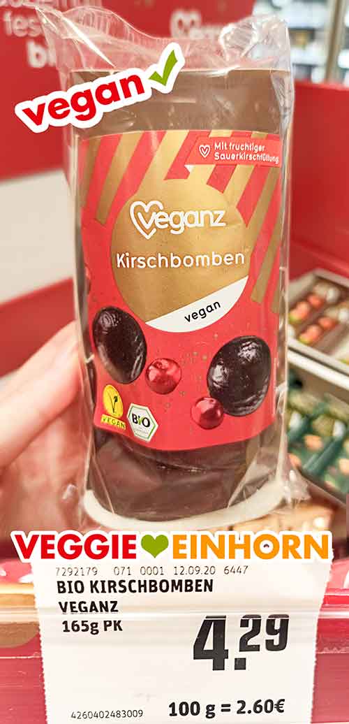 Kirschbomben von Veganz Eine Packung Veganz Kirschbomben im Supermarkt