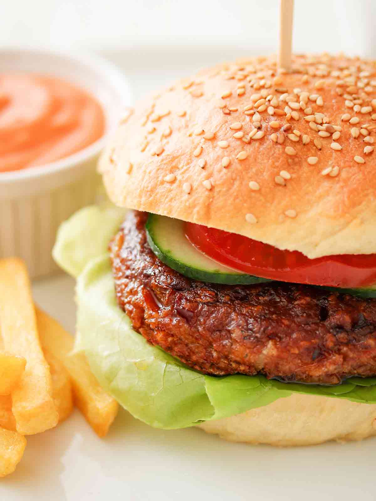 Veganer Burger mit einem Patty aus Kidneybohnen