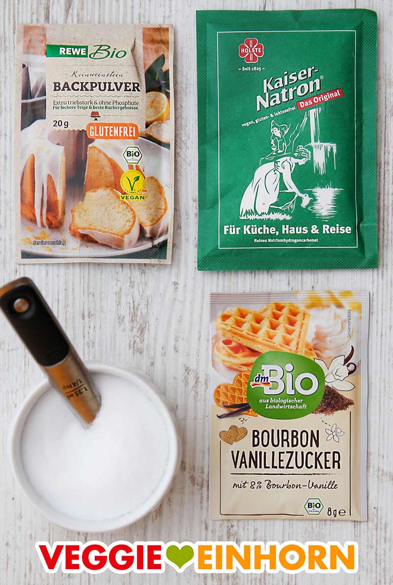 Backpulver, Kaiser Natron, Salz und Vanillezucker Weinsteinbackpulver, Kaiser Natron, Salz und Bourbon Vanillezucker
