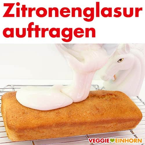 Zitronenglasur auftragen Zitronenglasur auftragen