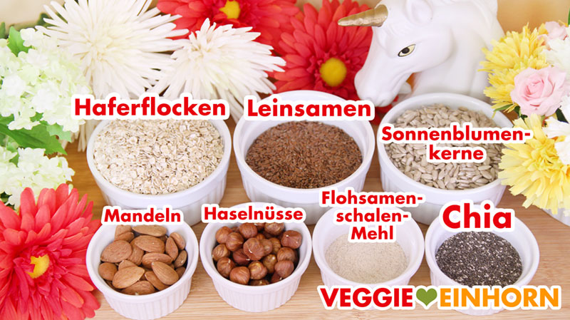 Zutaten für glutenfreies Brot mit Nüssen, Kernen und Samen