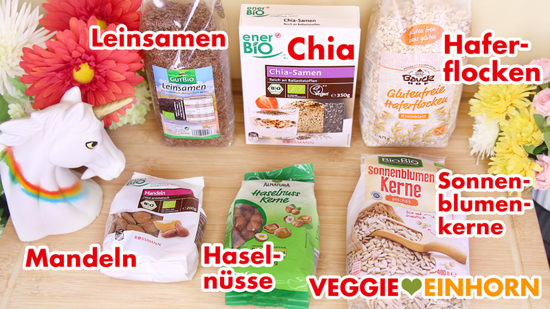 Leinsamen, Chia, Haferflocken, Mandeln, Haselnüsse, Sonnenblumenkerne