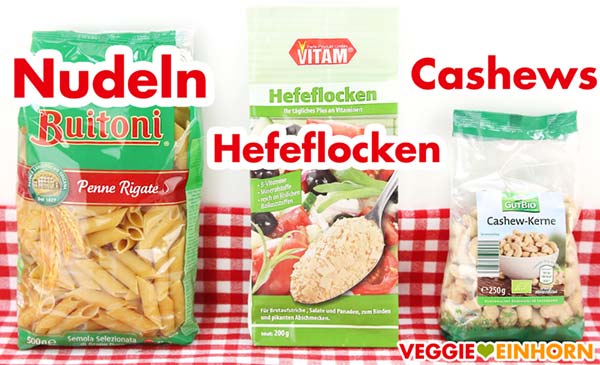 Buitoni Penne Rigate, Vitam Hefeflocken, Cashews von Aldi Gut Bio Penne, Hefeflocken, Cashewkerne