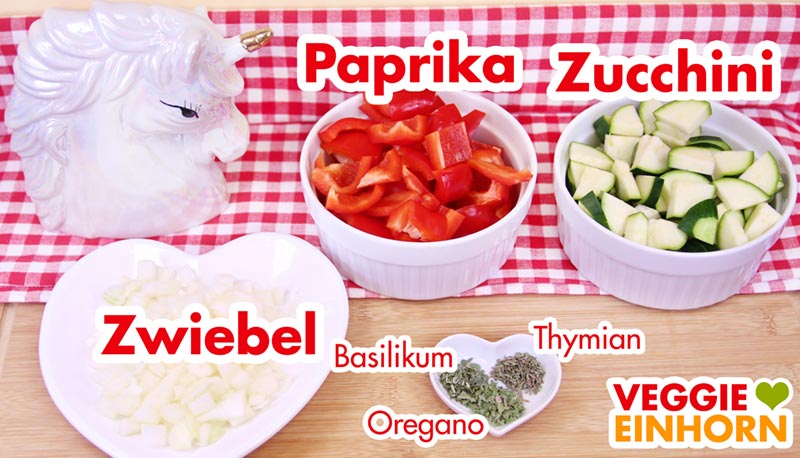 Paprika, Zucchini, Zwiebeln und Gewürze