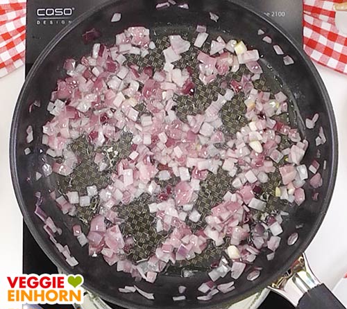 Zwiebel in Bratöl andünsten