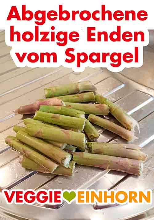 Die holzigen Enden des Spargels. Die abgebrochenen holzigen Teile des grünen Spargels.