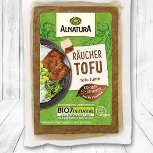 Eine Packung ungekühlter Räuchertofu von Alnatura