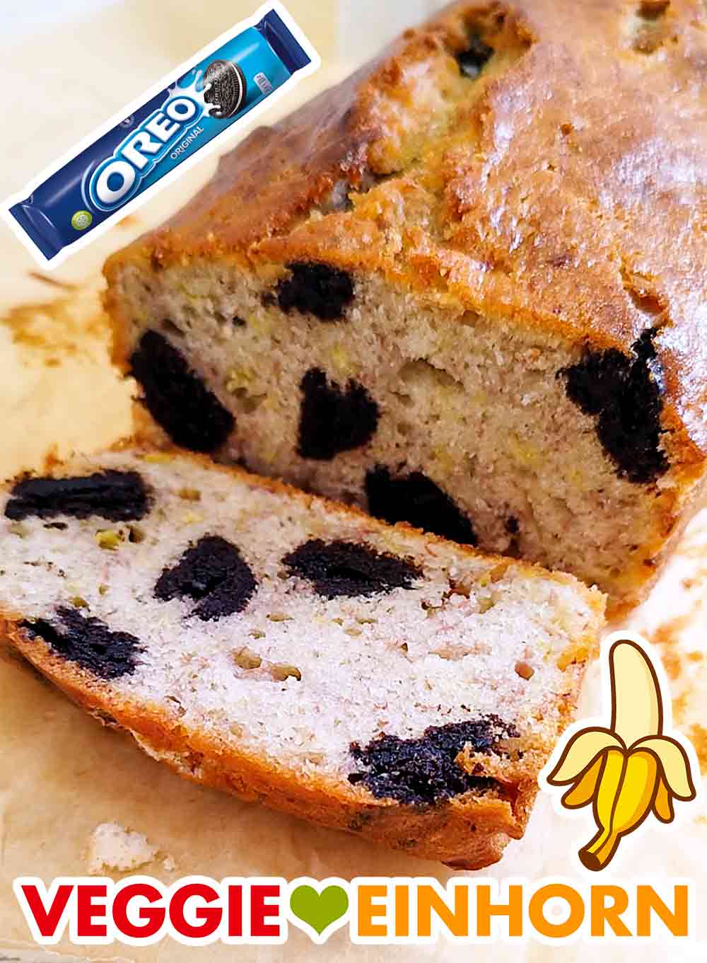 Das vegane Oreo-Bananenbrot ist süß und saftig. Es schmeckt sehr lecker. Veganes Bananenbrot mit Oreo Stücken
