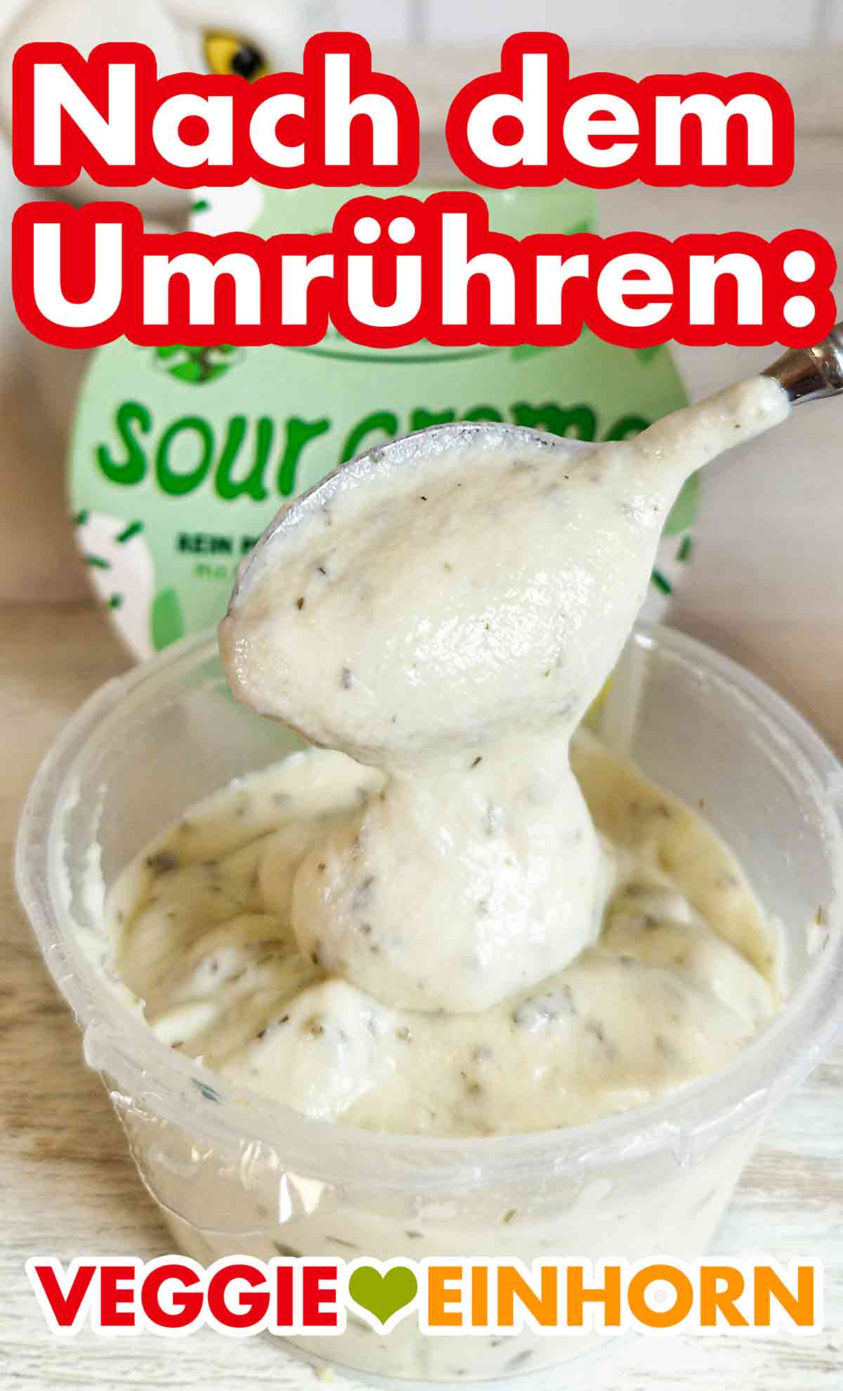 Nach dem Umrühren wird die Konsistenz besser. Die vegane Sour Creme von Apostels nach dem Umrühren