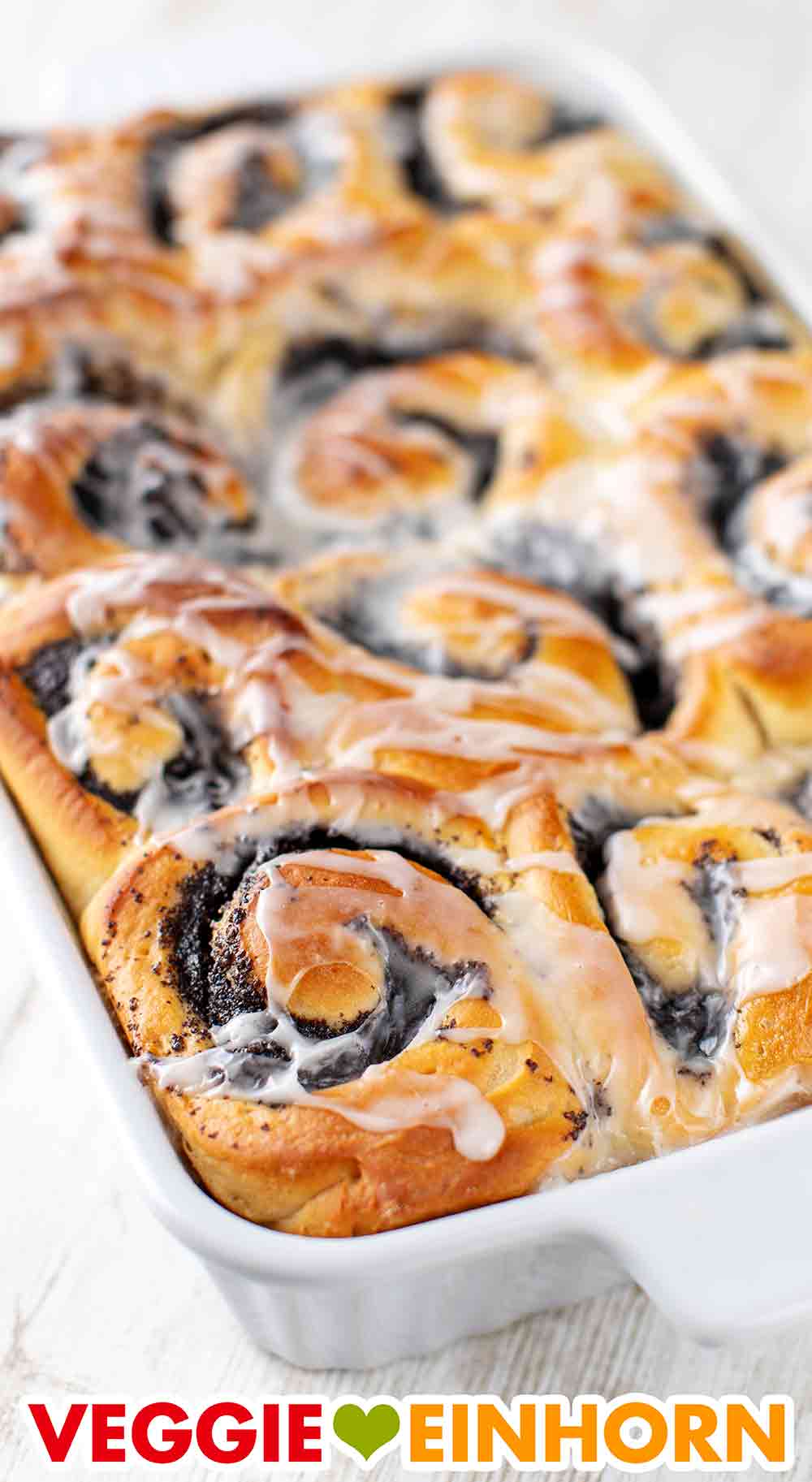 Die veganen Mohnschnecken gelingen mit frischer Hefe oder Trockenhefe. Vegane Mohnschnecken aus Hefeteig
