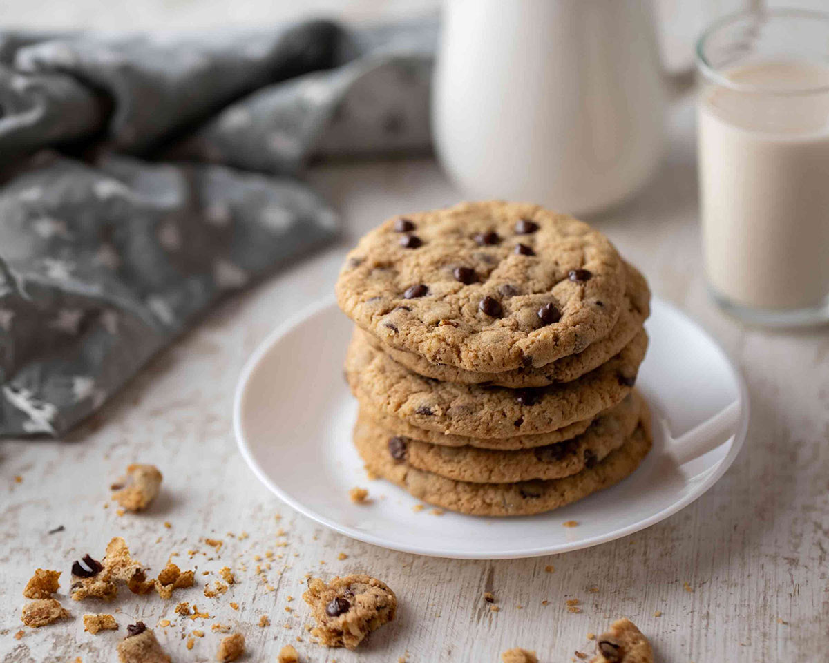 Die veganen Chocolate Chip Cookies sind ohne Ei und ohne Milch. Vegane Chocolate Chip Cookies mit Walnüssen