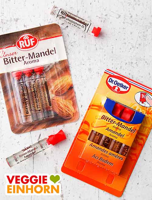Bittermandelaroma ist wichtig für den Marzipankuchen. Bittermandelaroma von RUF und Dr. Oetker