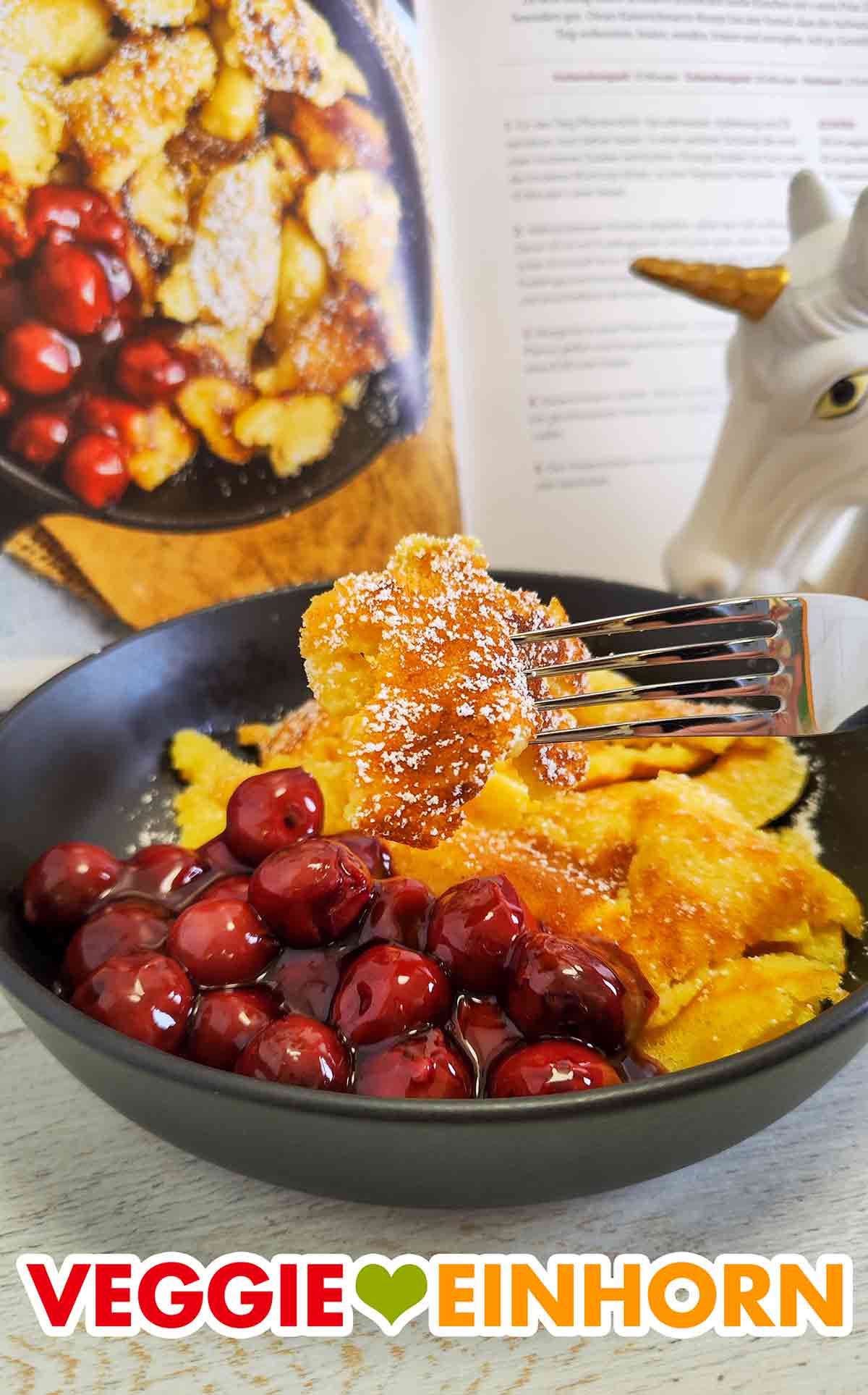 byanjushka Rezept Veganer Kaiserschmarrn mit Zimtkirschen Veganer Kaiserschmarrn mit Zimtkirschen nach dem Rezept von byanjushka