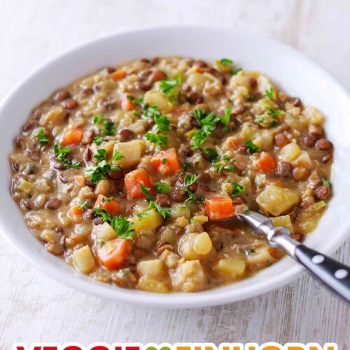 Cremige Linsensuppe mit braunen und roten Linsen