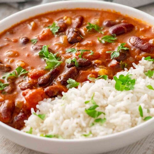 Einfaches veganes Curry mit Kidneybohnen und Kokosmilch