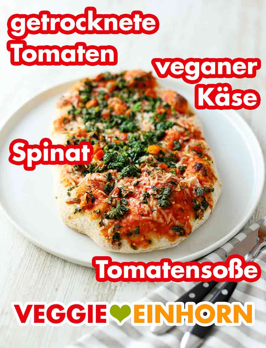 Die Pizza hat einen schönen dicken Boden und ist reichlich belegt. Die vegane Pizza La Mia Pinsa von Dr. Oetker auf dem Teller