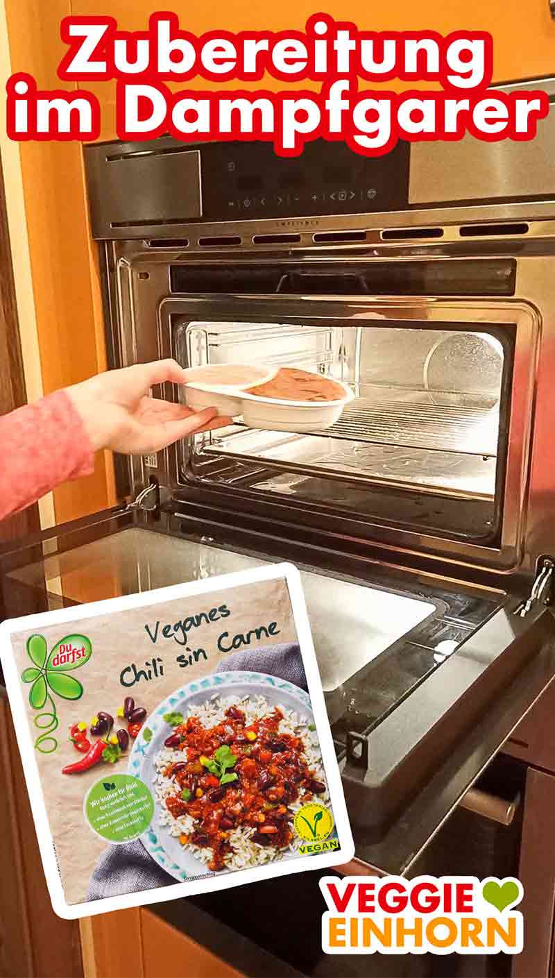 Zubereitung des veganen Fertiggerichtes im Dampfgarer Das vegane Chili sin Carne von Du Darfst wird in den Dampfgarer gestellt