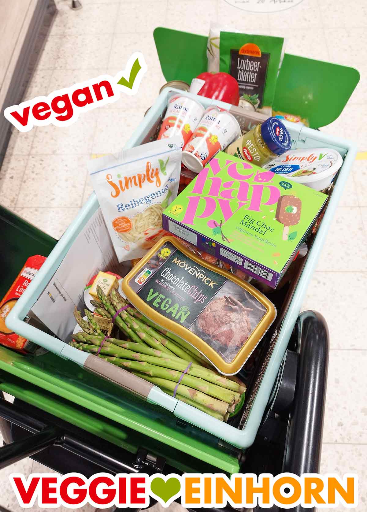 Veganer Lebensmitteleinkauf mit dem Easy Shopper Easy Shopper im Supermarkt mit veganem Eis von vehappy und anderen veganen Produkten