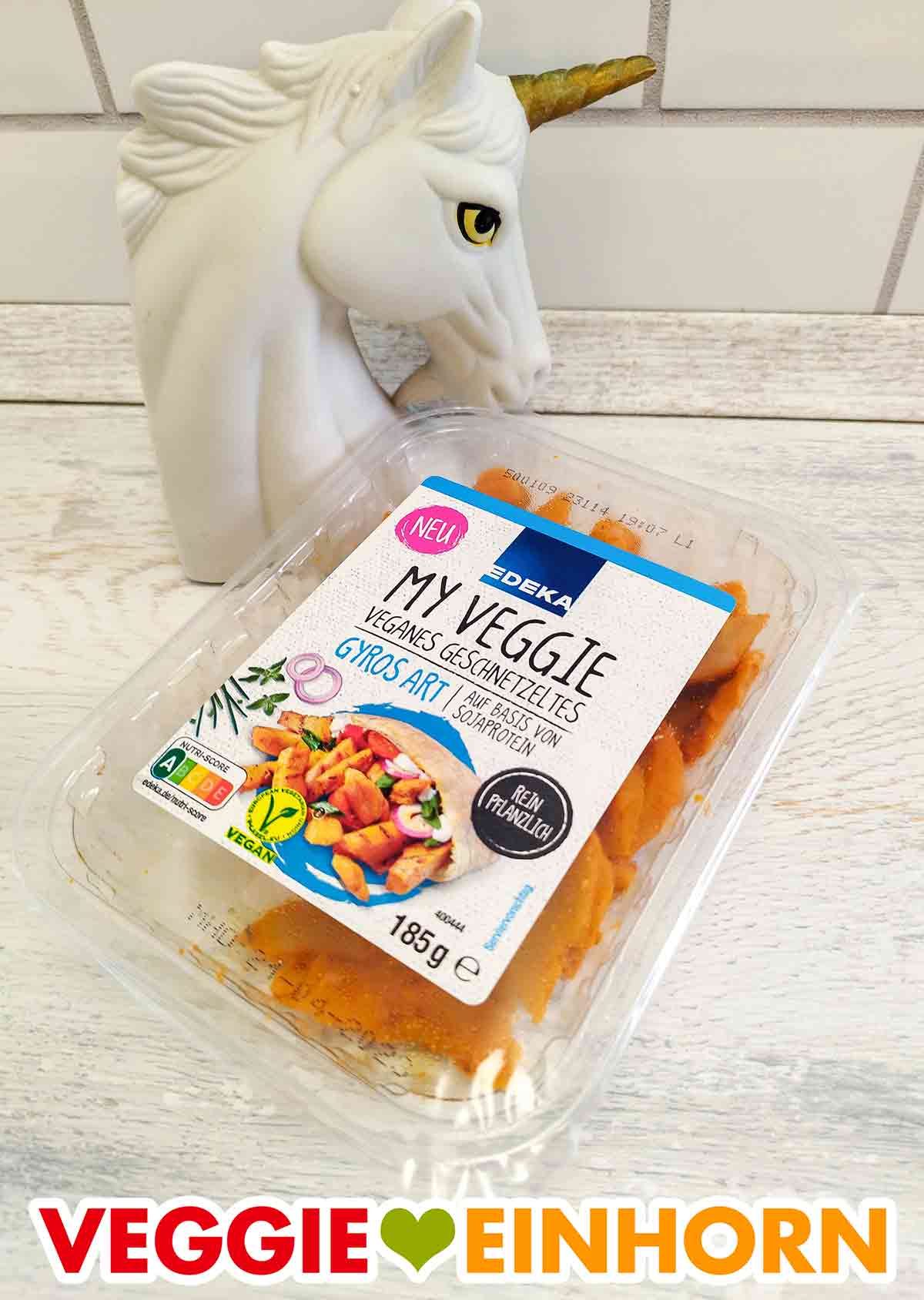 So sieht die Packung veganes Gyros von Edeka My Veggie aus. Auf der Packung ist ein Vegan Logo. Eine Packung Veganes Geschnetzeltes Gyros Art von Edeka My Veggie