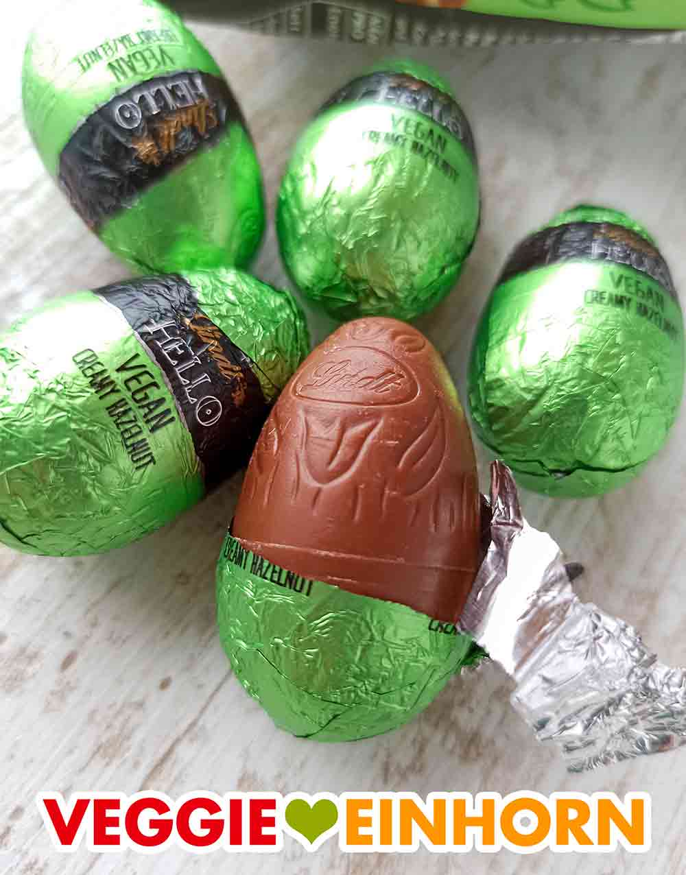 So sehen die veganen gefüllten Schoko Ostereier von Lindt Hello aus. Fünf gefüllte vegane Nougat Schokoeier von Lindt Hello