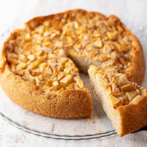 Einfacher Apfelkuchen mit veganer Butter