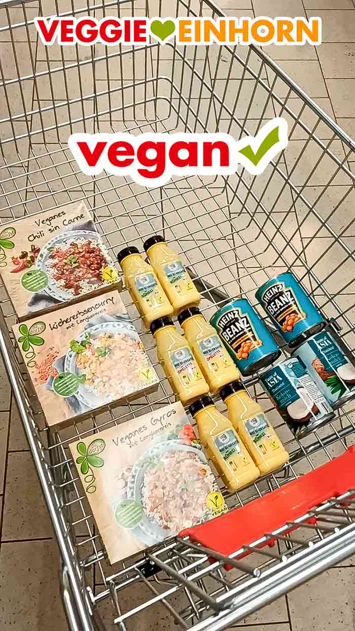 Die Produkte im Einkaufswagen sind alle vegan. Vegane Lebensmittel und vegane Fertiggerichte von Du Darfst im Penny Einkaufswagen