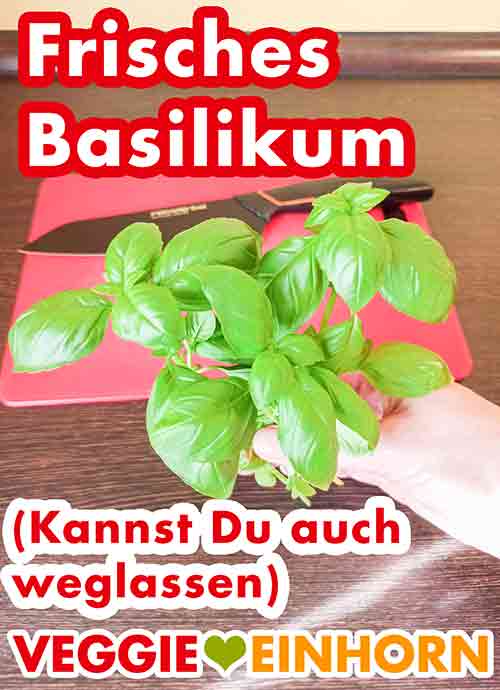 Frisches Basilikum Vier Zweige frisches Basilikum
