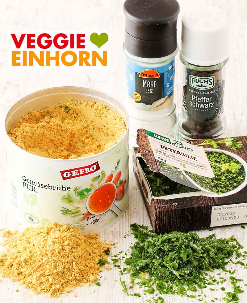 Gemüsebrühe von Gefro, TK Petersilie von Rewe Bio und Salz und Peffer Gefro Gemüsebrühe, Salz, Pfeffer und tiefgefrorene Petersilie