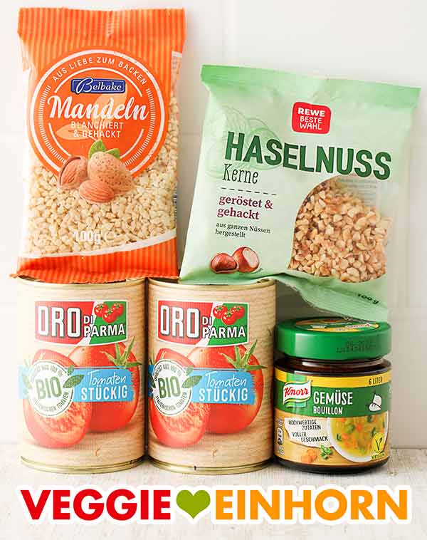 Gehackte Mandeln von Lidl Belbake, gehackte Haselnüsse von Rewe, Tomatenstücke von Oro di Parma, Knorr Gemüsebrühe Gehackte Mandeln, gehackte Haselnüsse, Tomaten aus der Dose, Gemüsebrühe Pulver