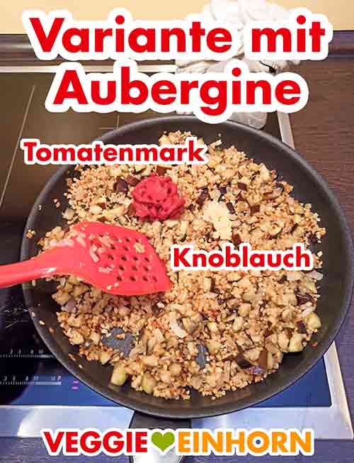 Weiter wie im Rezept. Tomatenmark und Knoblauch zufügen. Tomatenmark und gepresster Knoblauch wurden zugefügt