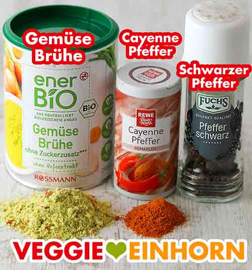 Gemüsebrühe von Rossmann enerBIO, Cayennepfeffer von Rewe Beste Wahl, Pfeffermühle von Fuchs Gemüsebrühe Pulver, Cayennepfeffer, schwarzer Pfeffer