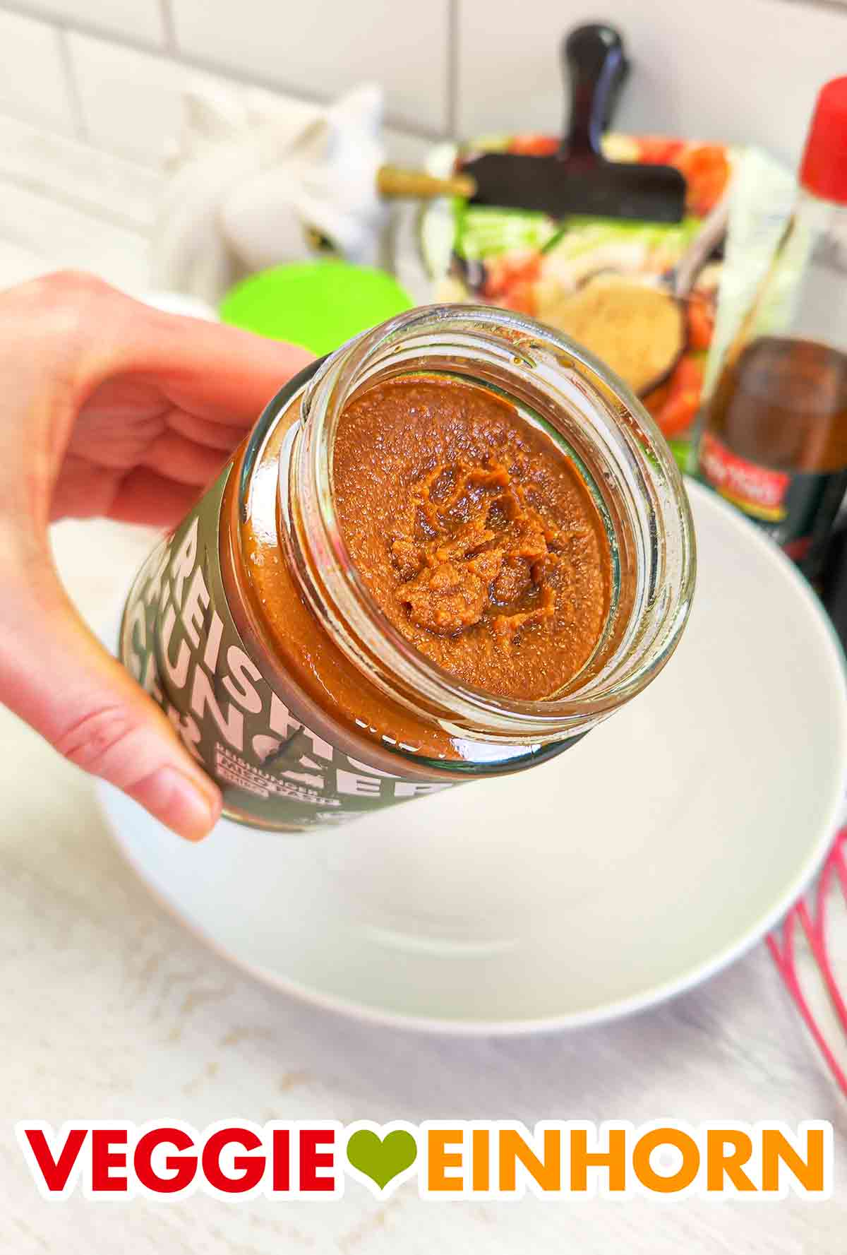 Die Shiro Miso Paste von Reishunger im offenen Glas Geöffnetes Glas Reishunger Shiro Miso