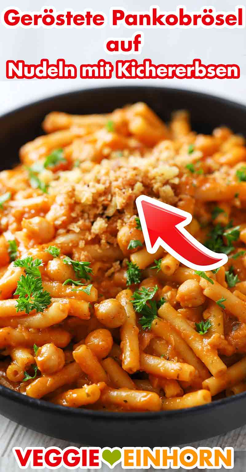 Geröstetes Pankomehl auf Nudeln mit Kichererbsen Geröstete Panko Brösel auf Pasta e Ceci