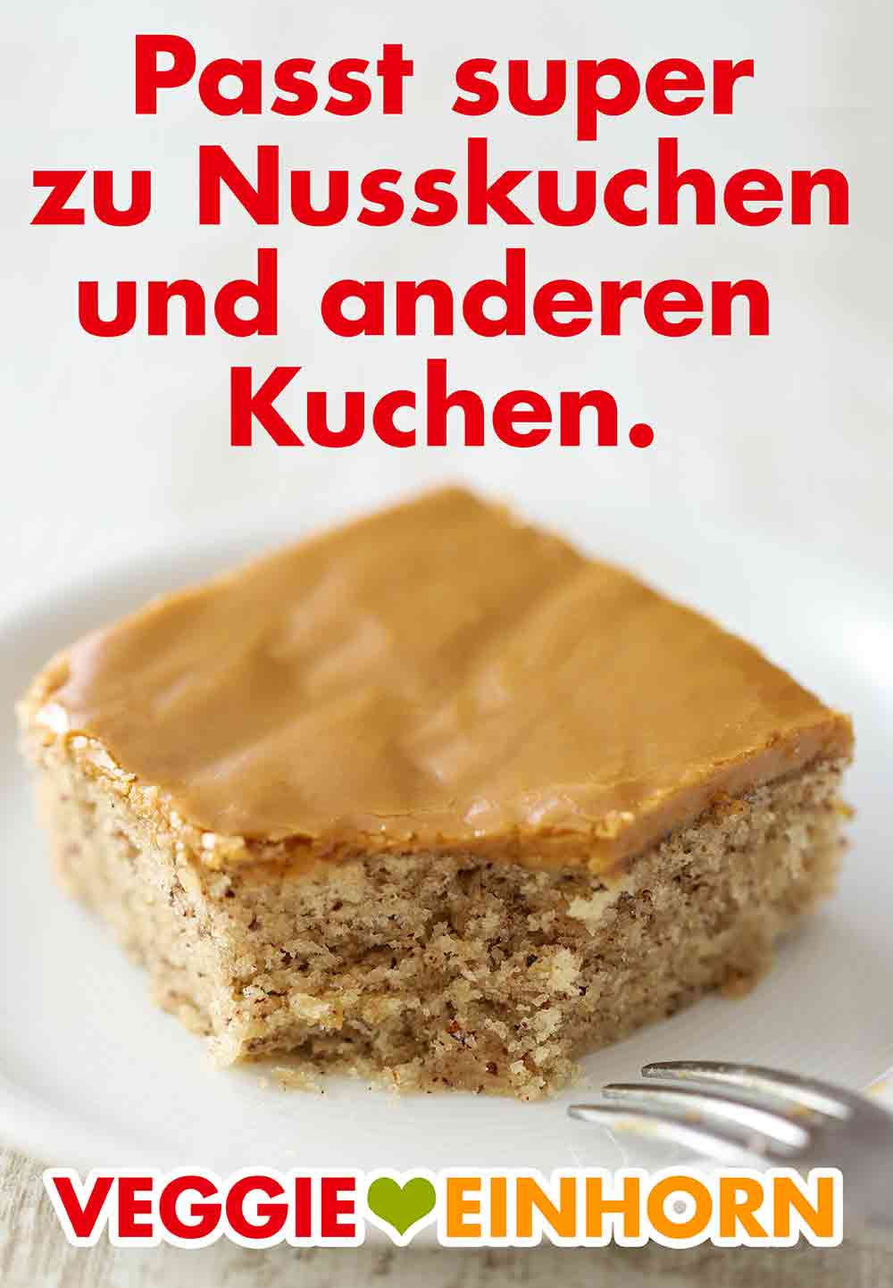 Die Kuchenglasur mit Kaffee passt zu Nusskuchen und anderen Kuchen. Nuss Kuchen mit Kaffeeguss