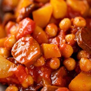 Kartoffelpfanne mit veganer Chorizo und Kichererbsen