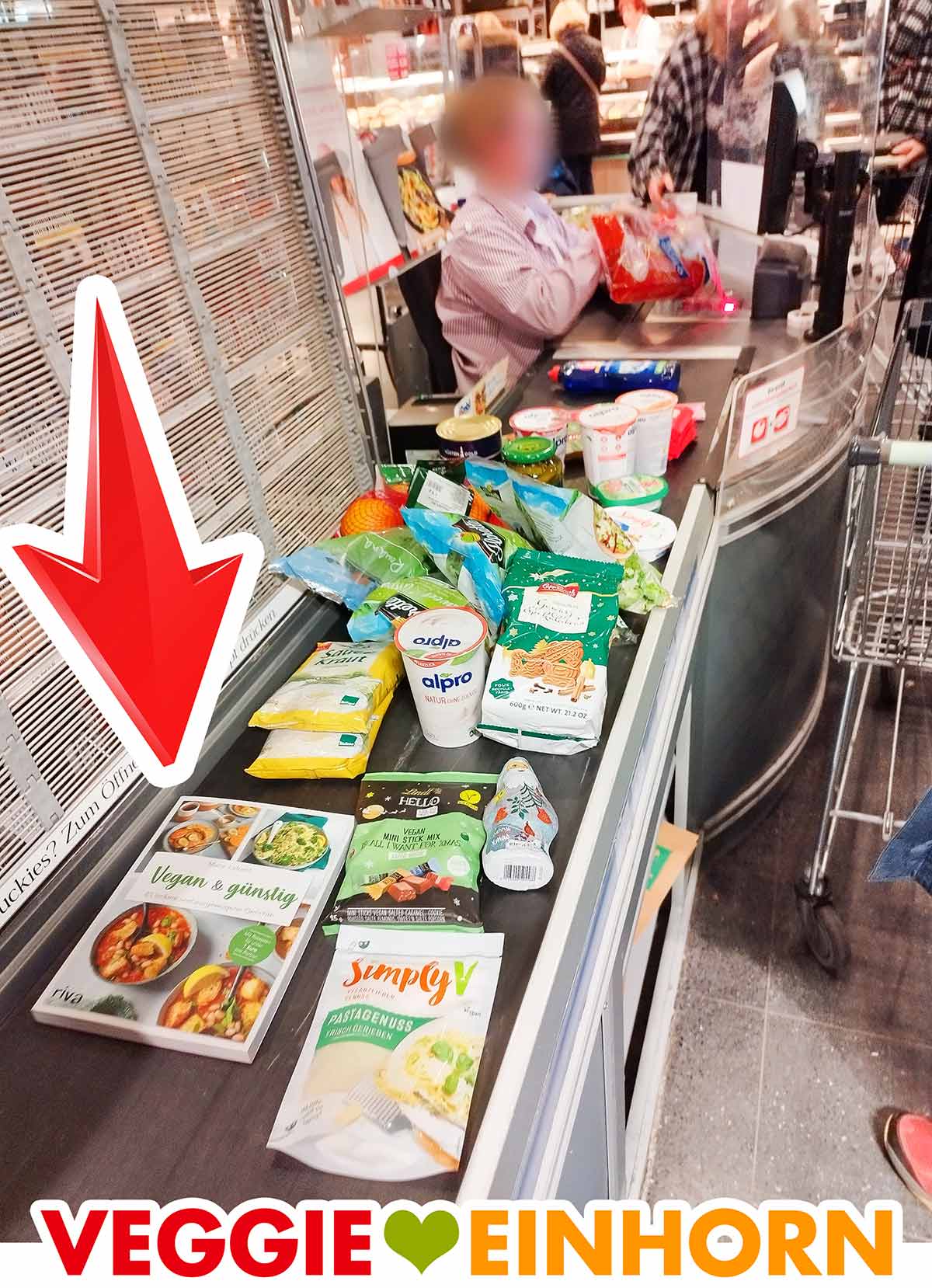 Ich habe das Buch Vegan und Günstig bei Combi gekauft. Das Kochbuch Vegan und Günstig an der Kasse im Supermarkt